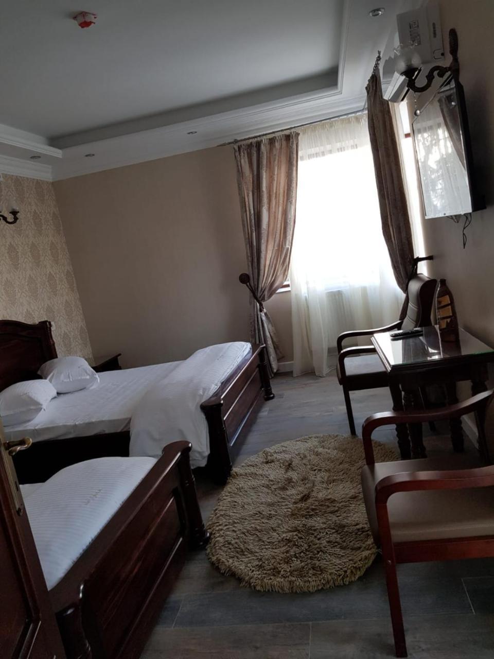 Edy'S Royal Predeal Hotel Екстериор снимка