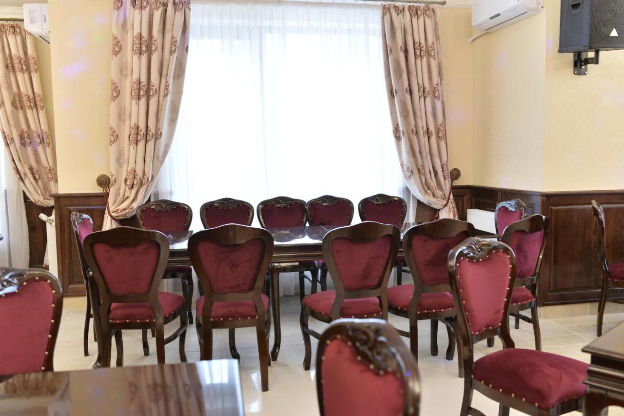Edy'S Royal Predeal Hotel Екстериор снимка