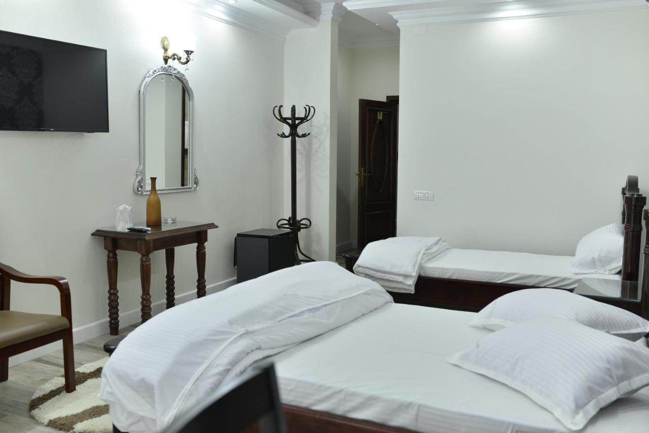 Edy'S Royal Predeal Hotel Екстериор снимка