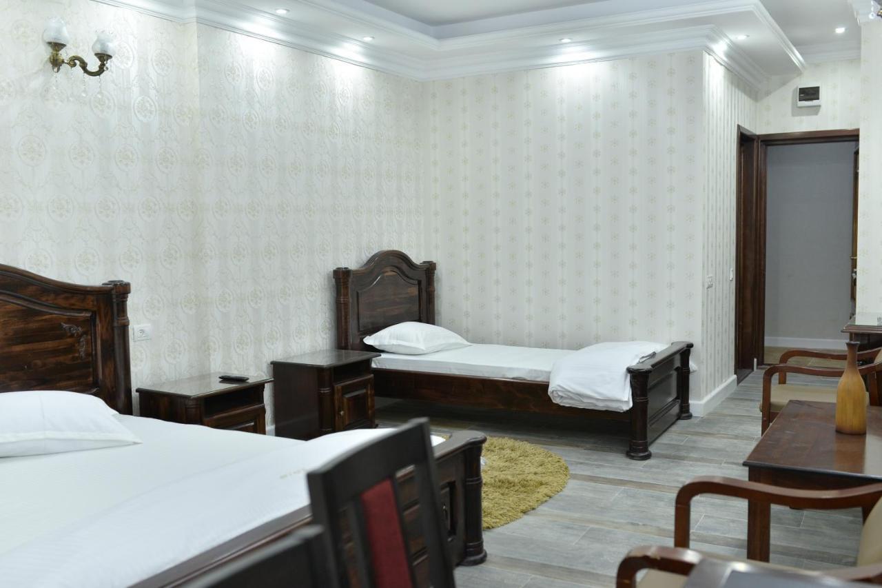 Edy'S Royal Predeal Hotel Екстериор снимка