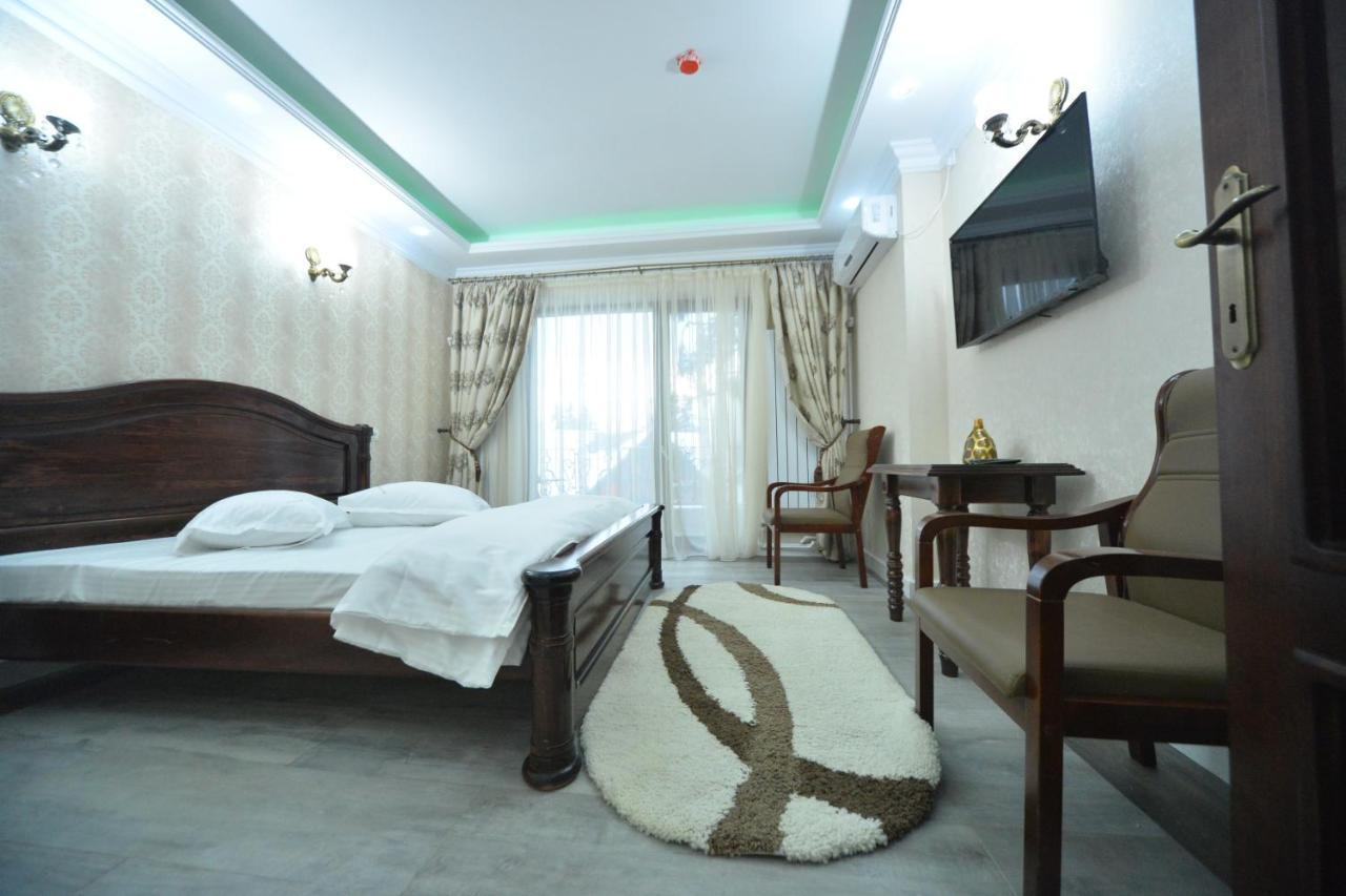 Edy'S Royal Predeal Hotel Екстериор снимка