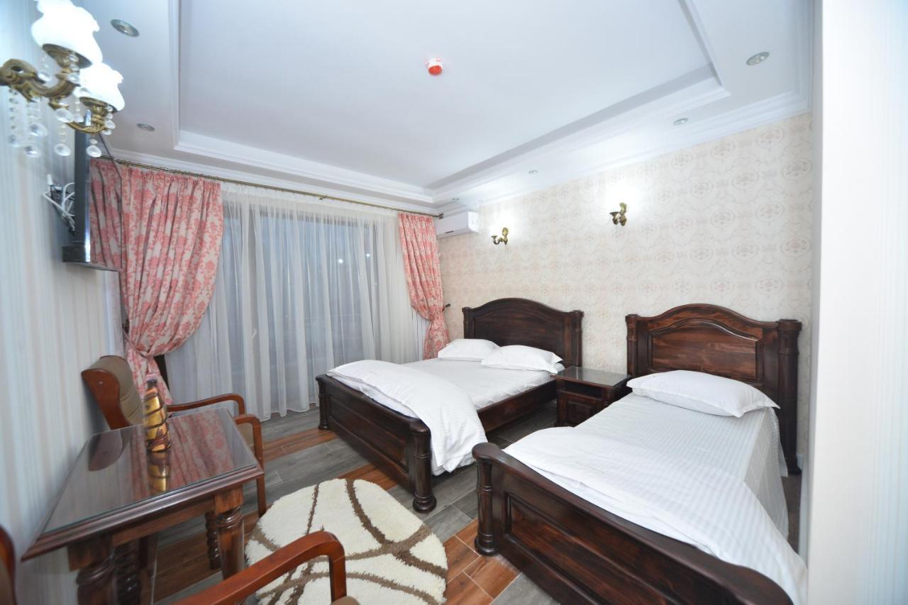 Edy'S Royal Predeal Hotel Екстериор снимка