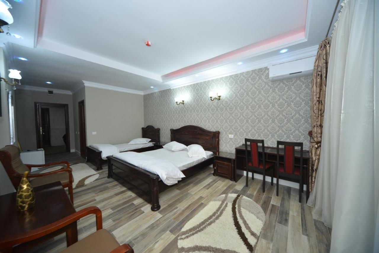 Edy'S Royal Predeal Hotel Екстериор снимка