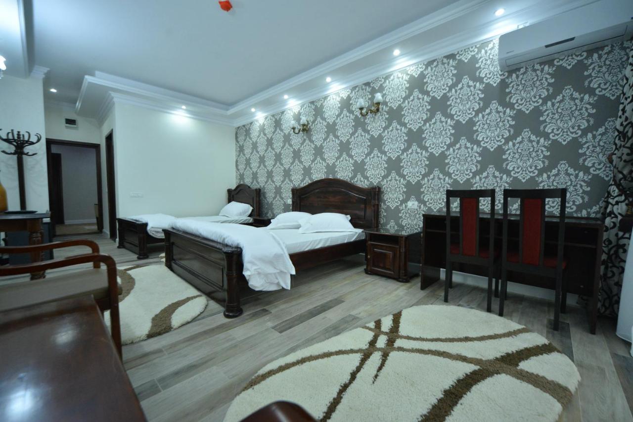 Edy'S Royal Predeal Hotel Екстериор снимка